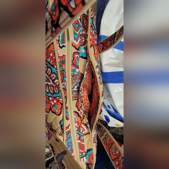 #637 Vera Bradley Tan and Red Multicolored Quilted Tote Bag - Picture 8 of 12